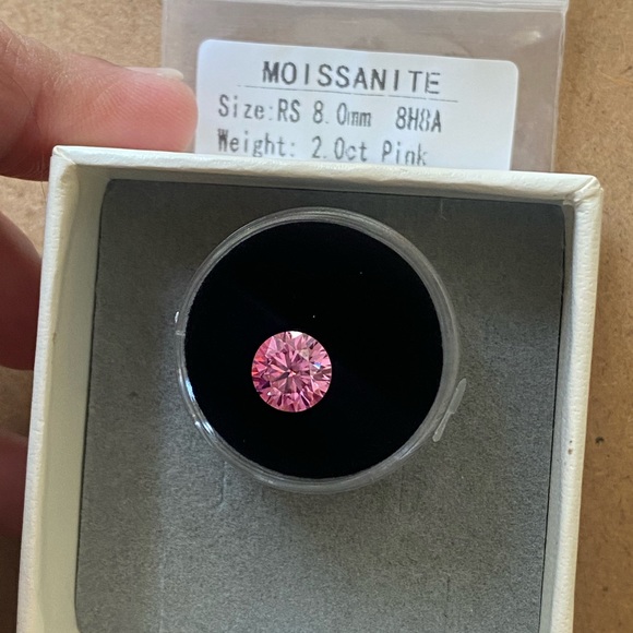 Certified, 2CT Pink Moissanite Diamond Loose (Hearts & Arrows) - Picture 3 of 16